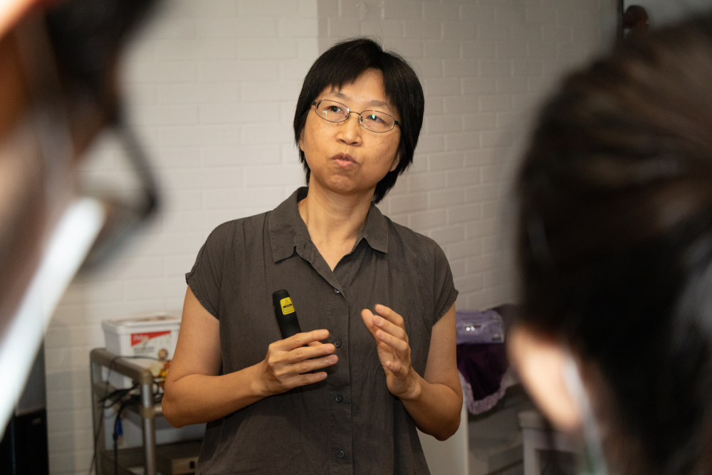 Associate Professor Hua-Mei Chiu of the Department of Sociology gave the students an insight into how the system of food and agriculture works