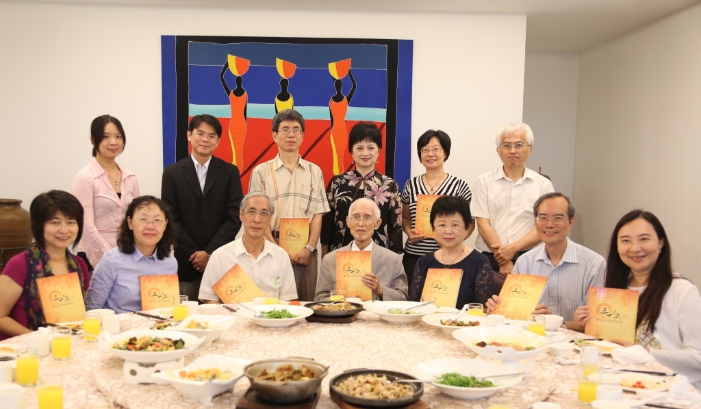 歷任院長及現任系主任合影圖片