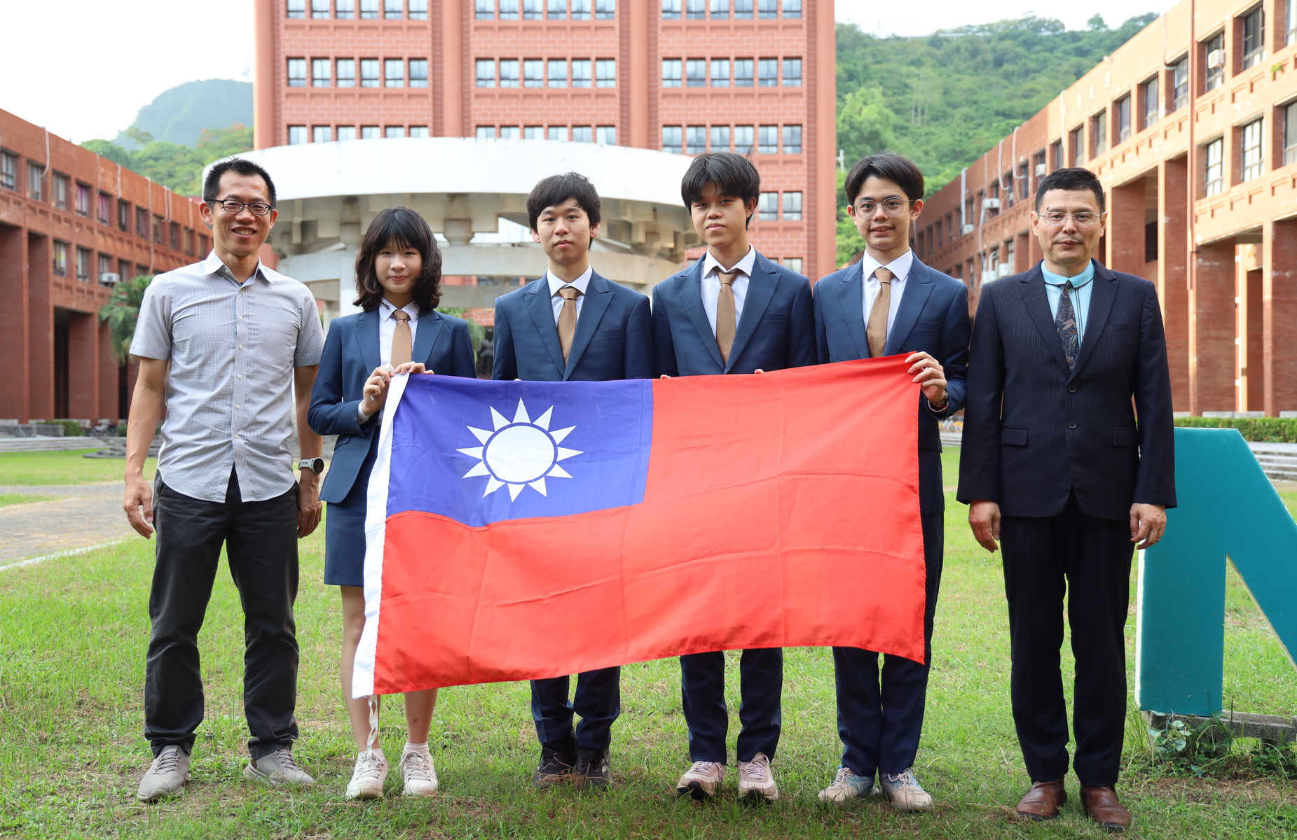 Taiwan wins four gold medals and ranks first at the International Biology Olympiad, led by the NSYSU-trained national team