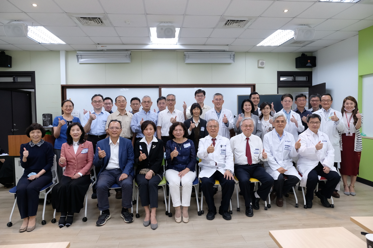 National Sun Yat-sen University continues establishing the public-financed School of Post-Baccalaureate Medicine, inviting medical experts to jointly design the Clinical Presentation Curriculum and cultivate all-round medical professionals.