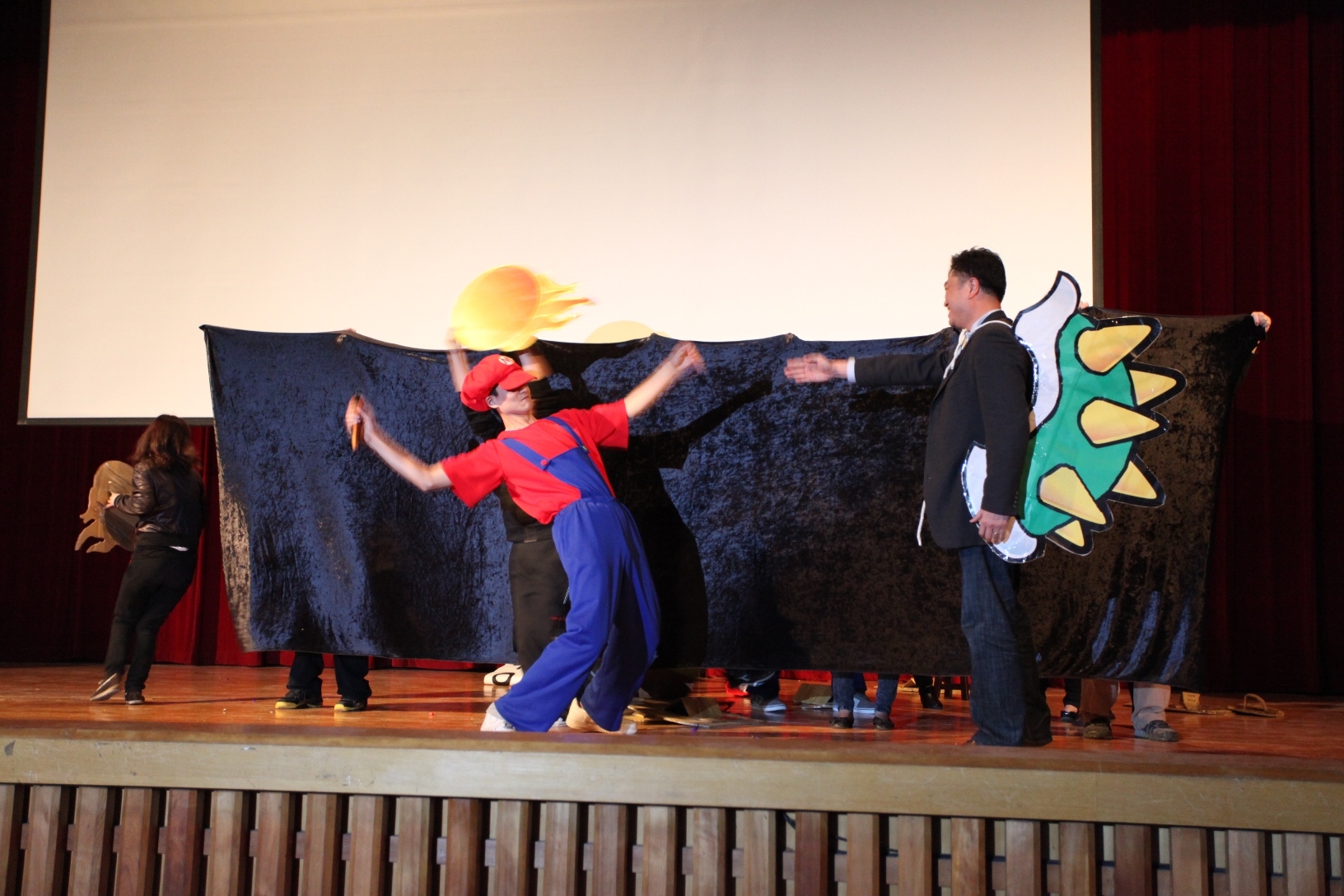 東吳大學老師親演噴火龍圖片