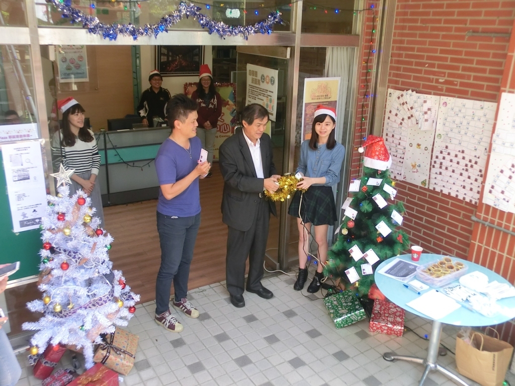 English Plaza耶誕週 聖誕老人凌波舞high翻全場圖片