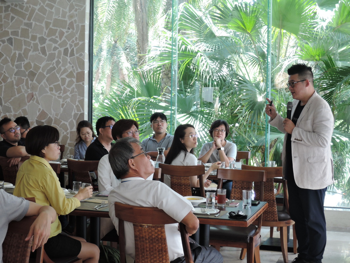 Kevin Yang, the Executive Director of 5% Design Action - Social Design Platform, gave a speech on social innovation.Image