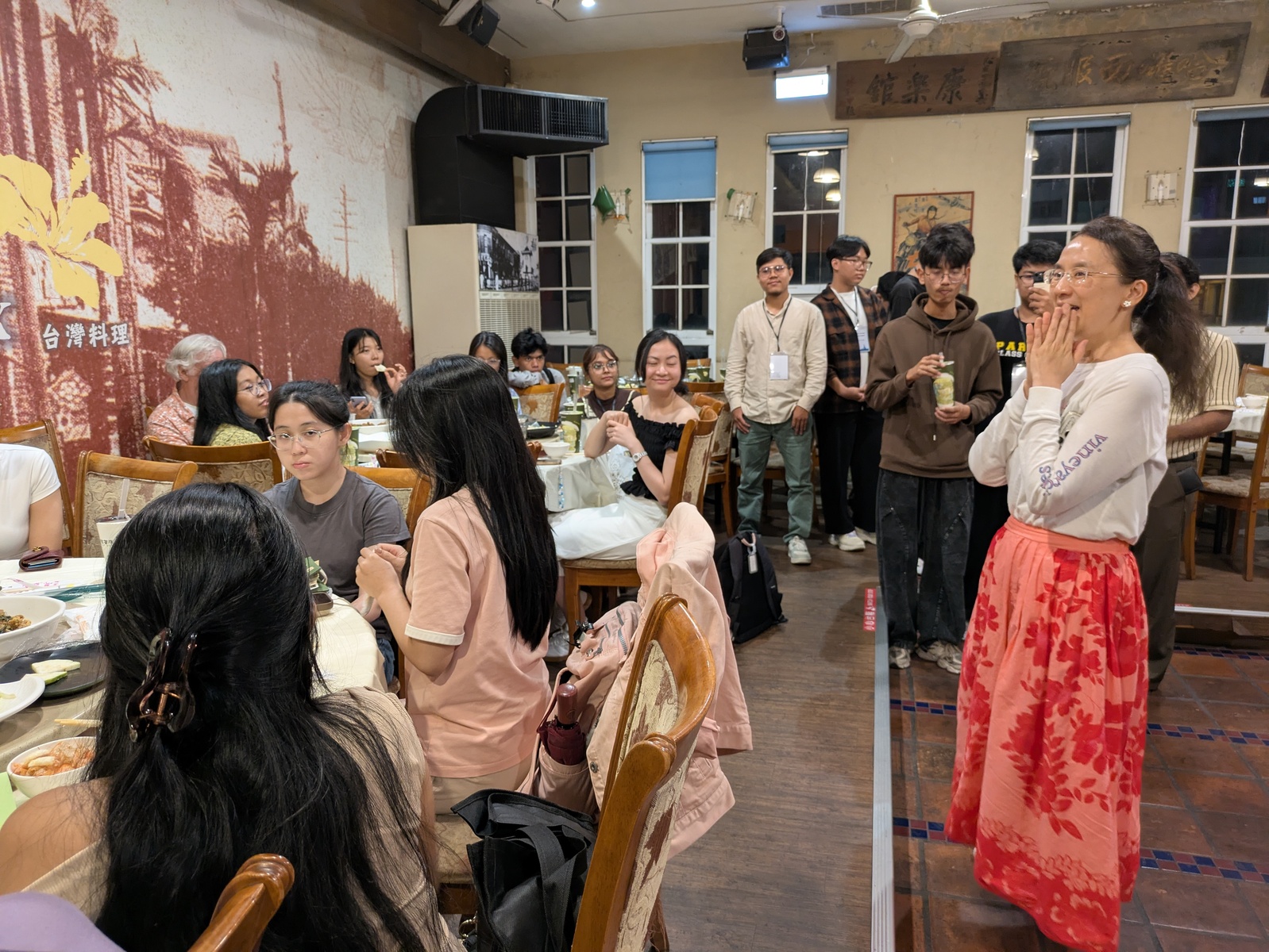 Participants experience Taiwanese banquet-style cuisine and bubble tea.Image