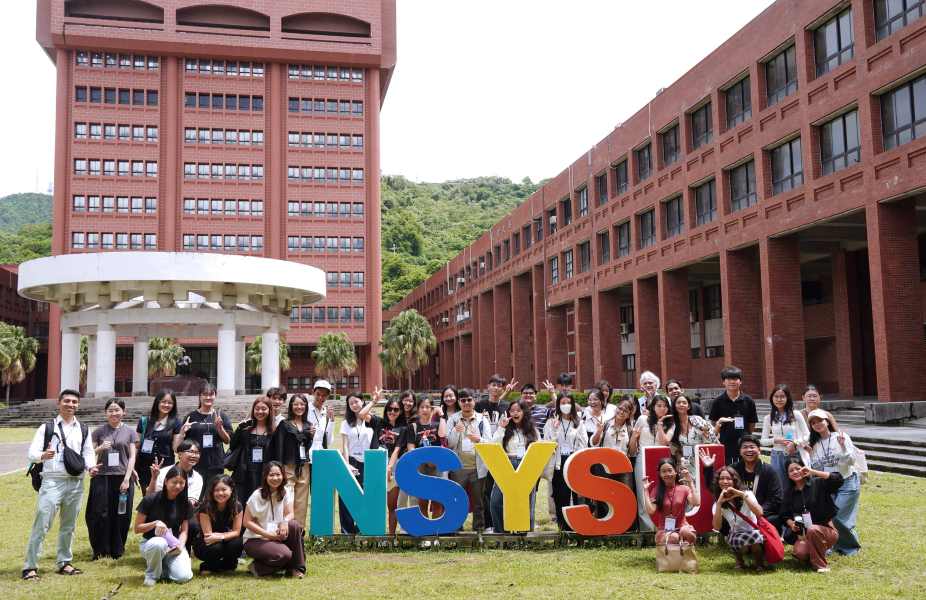 Focusing on shared challenges in a changing world: NSYSU summer program facilitates regional dialogue among Taiwan and Southeast Asian youth