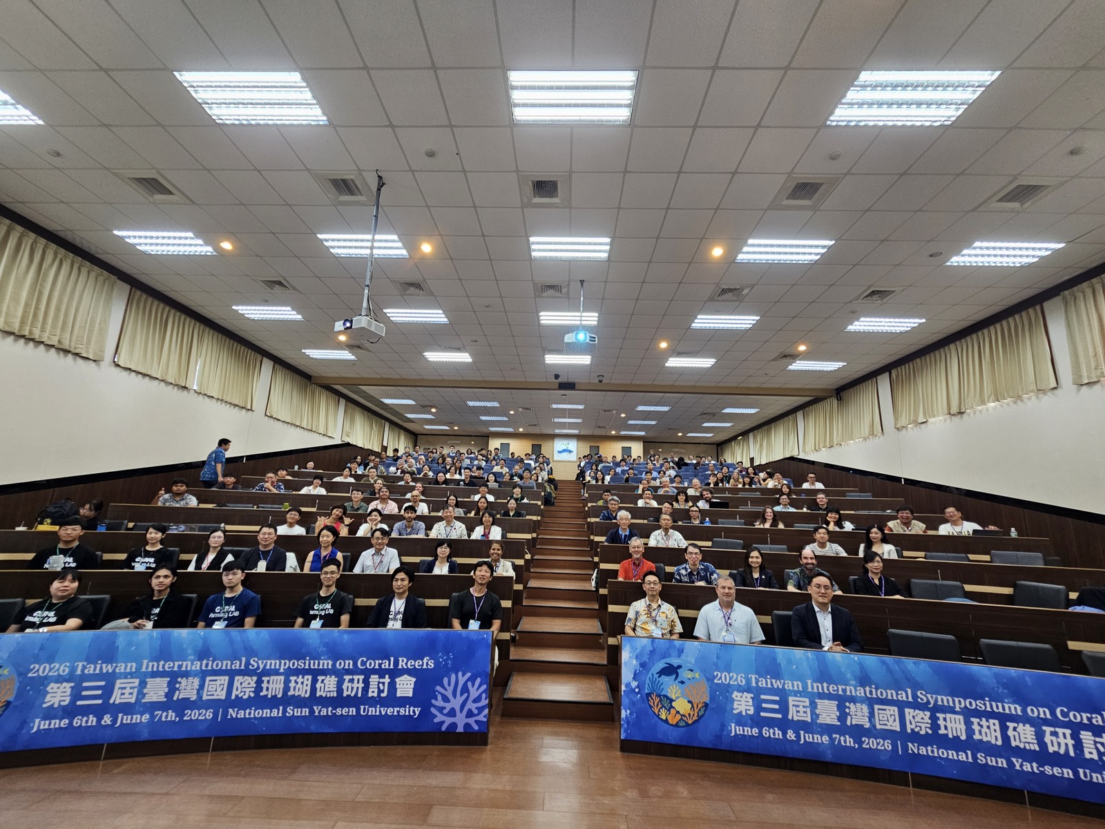 The 3rd Taiwan International Symposium on Coral Reefs (TISCR 2026) brought together more than 200 researchers, conservation practitioners, and policy experts from 22 countries, including the United States, Australia, Japan, and Malaysia. Professor Shang-Yin Vanson Liu, Department of Marine Biotechnology and Resources at NSYSU and Chair of the Symposium Organizing Committee, is pictured third from the right in the front row.Image