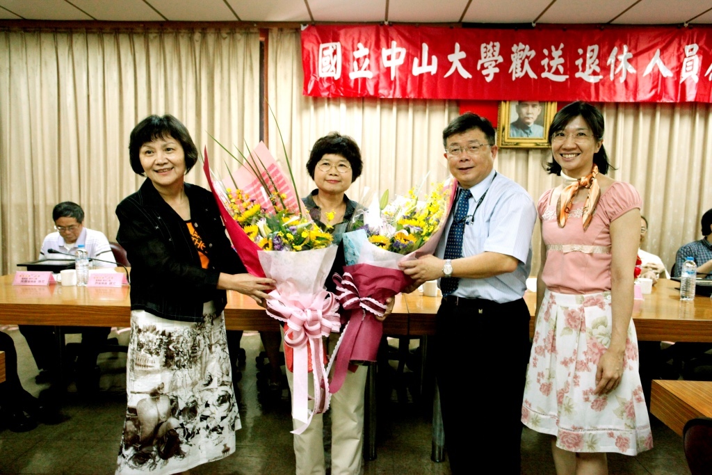 資管系王麗貞老師(左二)圖片