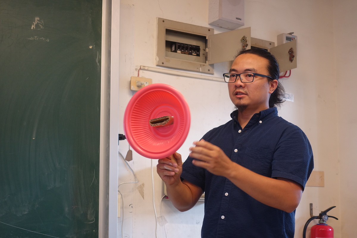 Kuen-Lin Tsai explains how to make a sound collector