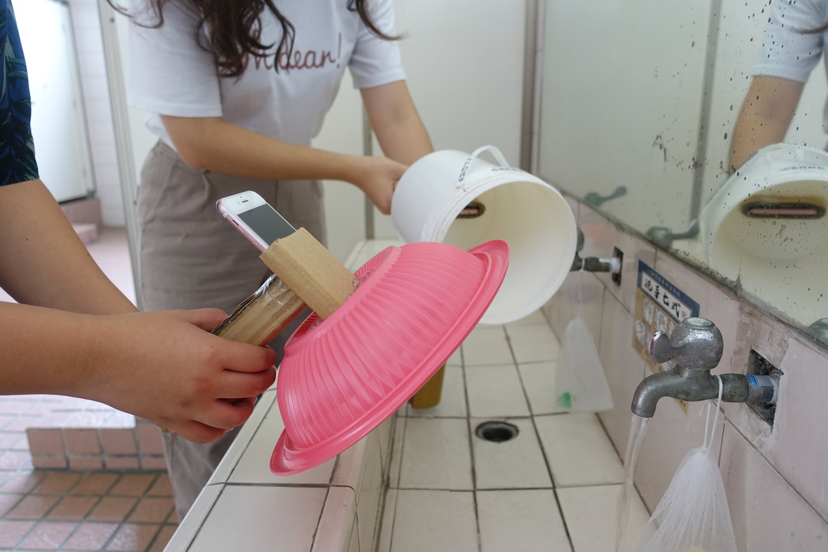 Students hand-make sound collectors to record sounds in daily lifeImage