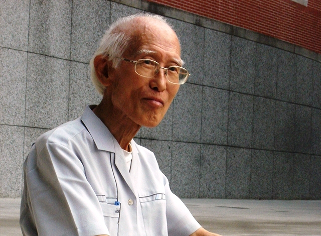 詩人余光中圖片