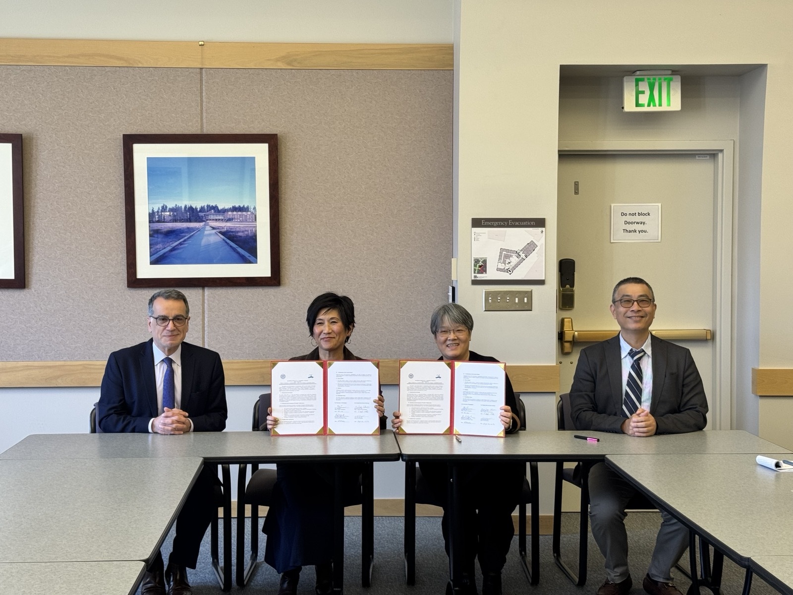 Signing of the MOU.Image