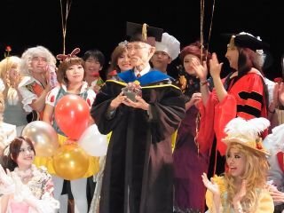 中山任教26年　余光中獲頒名譽文學博士學位（中廣新聞網）圖片