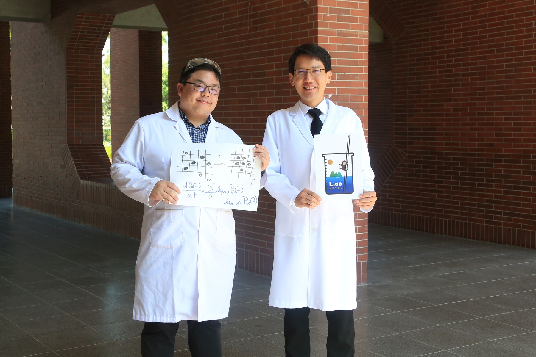 Associate Professors Hsuan-Hung Liao (right) and Cheng-chau Chiu (left) of NSYSU's Department of Chemistry were both named recipients of the NSTC 2025 Ta-You Wu Memorial Award, in recognition of their outstanding contributions to innovative chemical research.Image