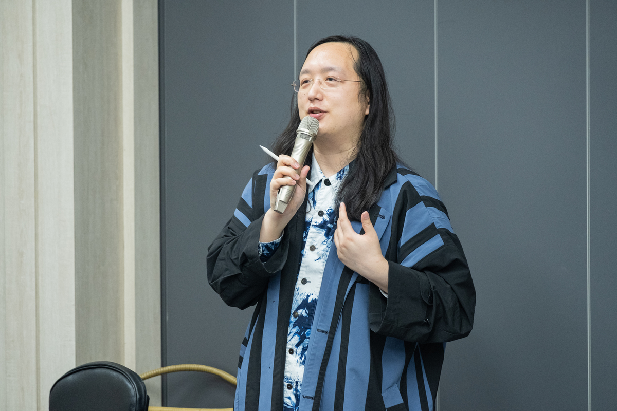 Minister Tang replied to all of students’ questions, including those about the recent “salmon chaos”, AI development, and the jobs of the future in Taiwan. / photo by Si Wan College