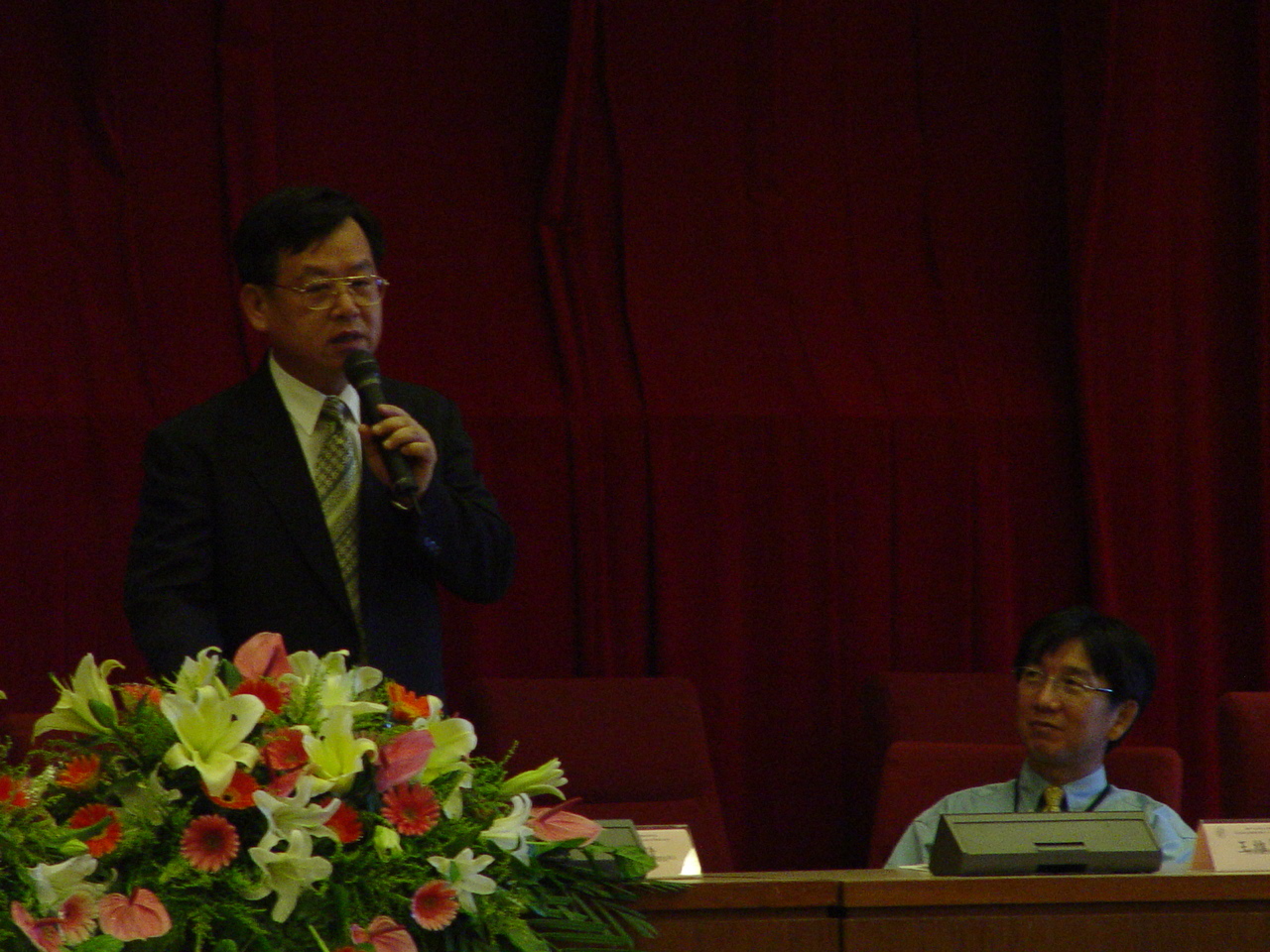 澎湖縣長賴峰偉與中山大學公共事務管理研究所同學分享澎湖經驗圖片