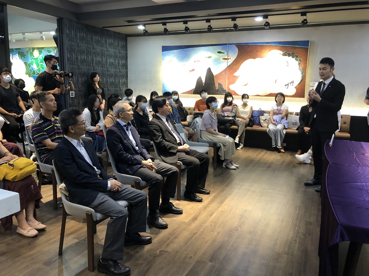 Speech by Edison Wang, a lecturer from the Leadership companyImage