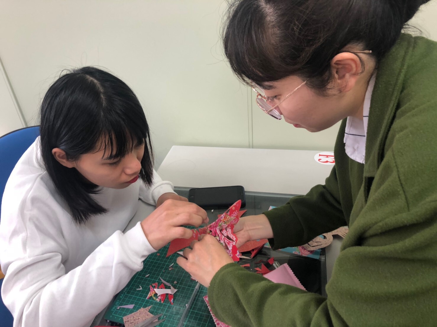 Chinese Language Center introduces international students to Spring Festival activitiesImage