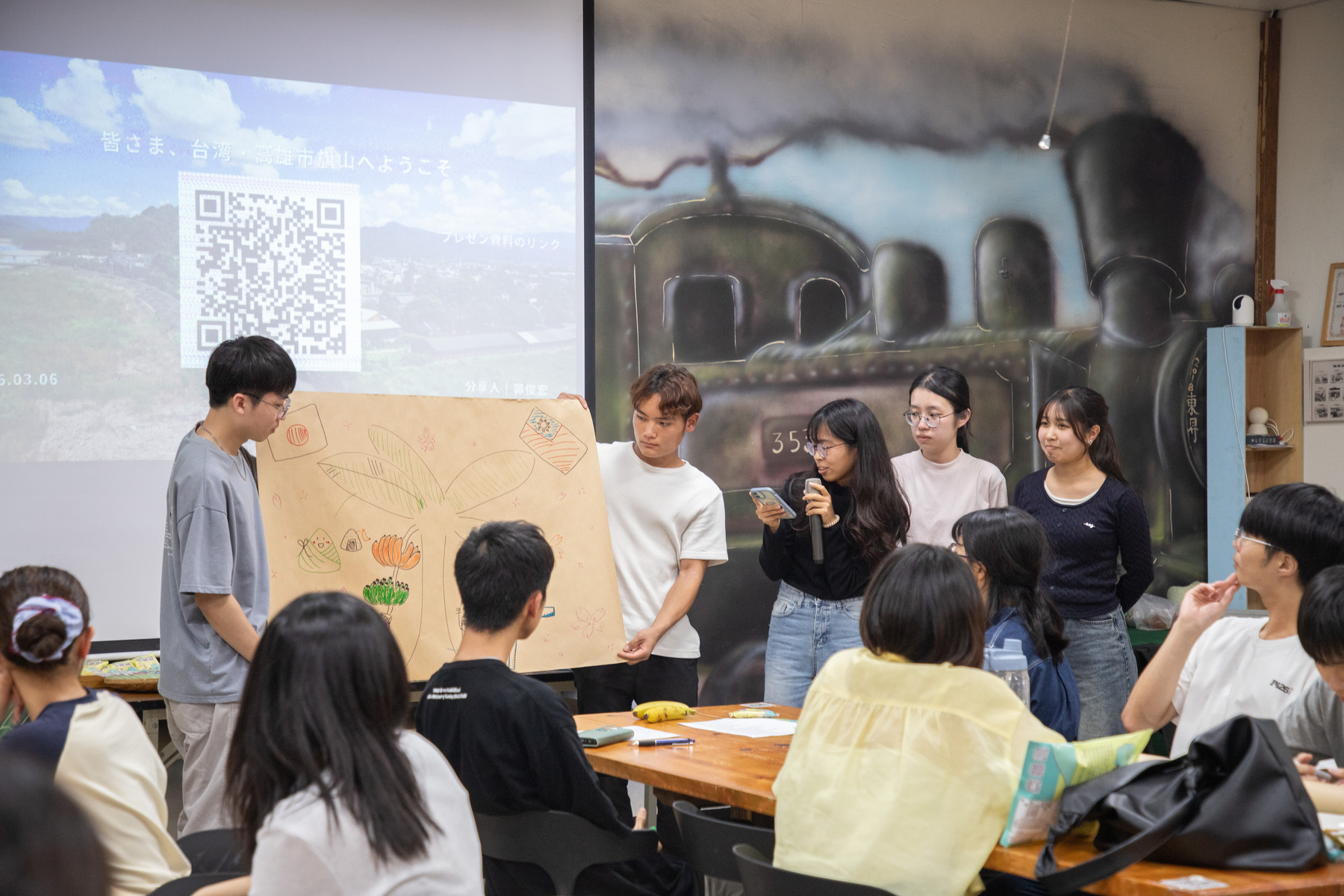 Taiwanese and Japanese students presented summaries of their two-day learning outcomes, demonstrating an expanding understanding of the banana industry and agricultural waste issues while inspiring diverse perspectives and innovative ideas.Image