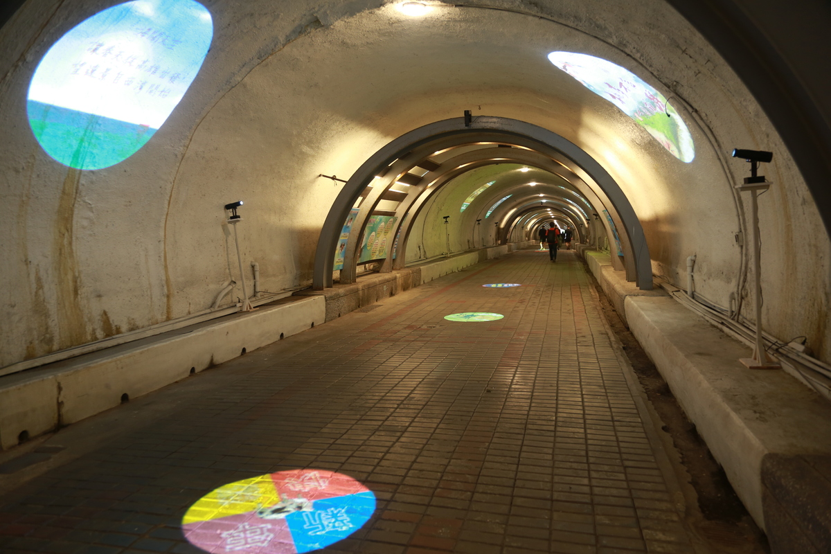 Projection exhibition in Sizihwan Tunnel summarizes NSYSU’s achievements in 2020