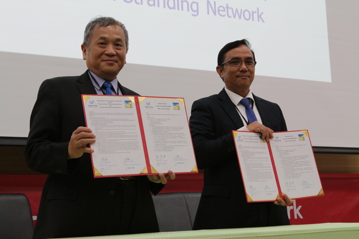 The National Academy of Marine Research of the Ocean Affairs Council and the Asian Marine Mammal Stranding Network signed a MOU to open the door to sharing their experience and information on the rescue of cetaceans.圖片