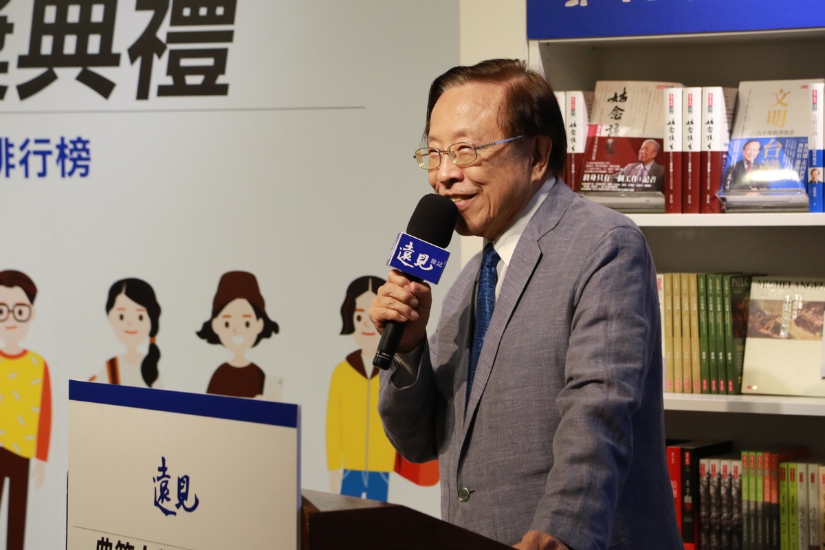 The Founder of Global Views – Commonwealth Publishing Group Charles H.C. Kao said that there is no society in the world that would progress without a good education system, and that finances of a country will never collapse even if large funds are allocated to education, and social peace can never be achieved if education is a privilege of minority.