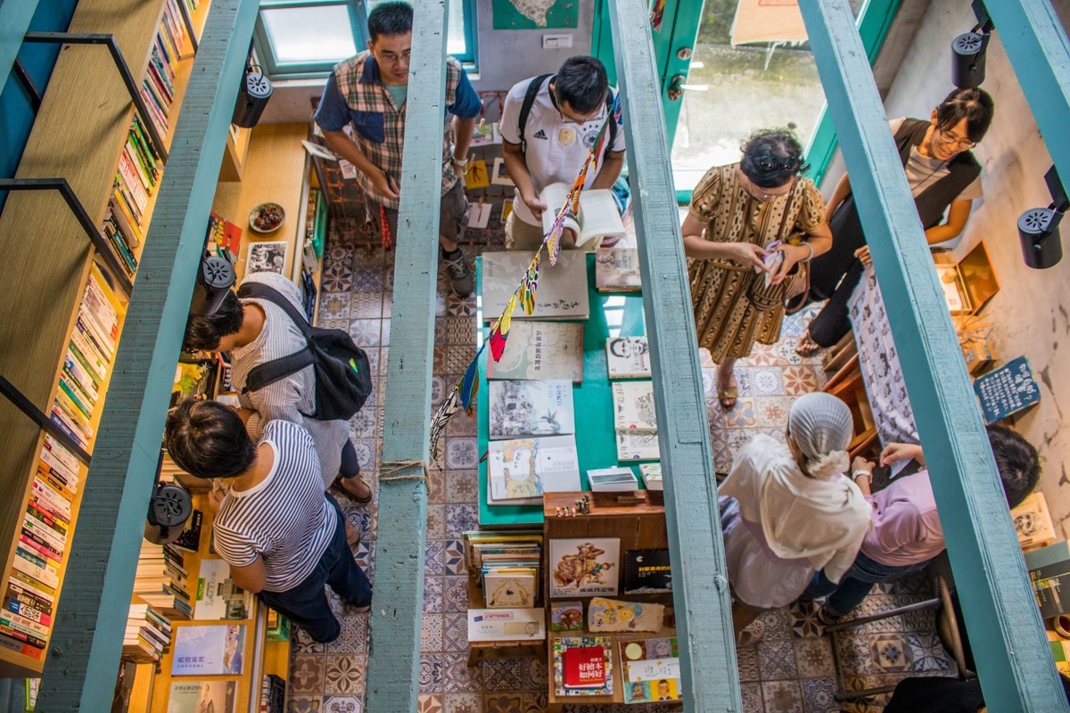 The only community library in Cijin Island – Ki Tin Thak Chheh. (NSYSU stock photo)Image