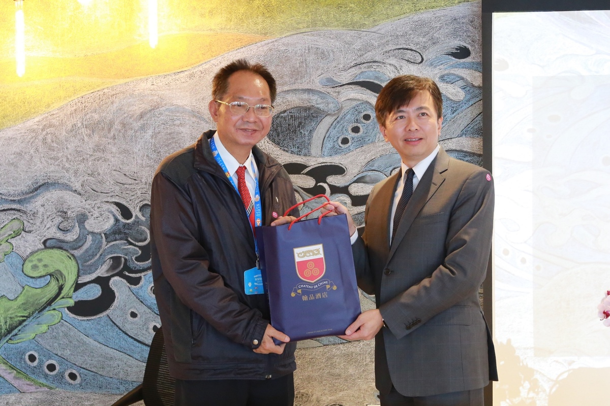 The MOU was signed by NSYSU Senior Vice President Yang-Yih Chen and CEO of LDC Hotels & Resorts Chih-Jen Sheng.