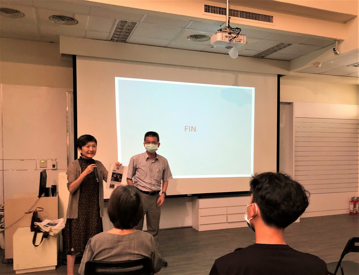 Speakers’ interaction with the audience. On the left is Director of Kaohsiung Museum of Fine Arts Dr. Yulin Lee, on the right is Associate Dean of the College of Management Jui-Kun Kuo.