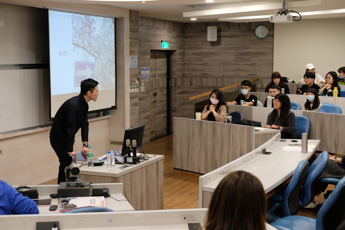 Alumnus shares tips for students wanting to pursue a career in Japan