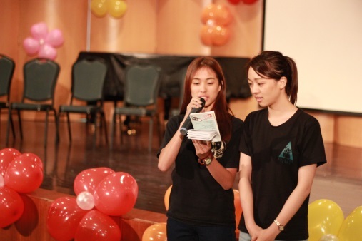 第十屆系學會會長陳孟每、副會長劉穎蓉卸任，發表感言圖片