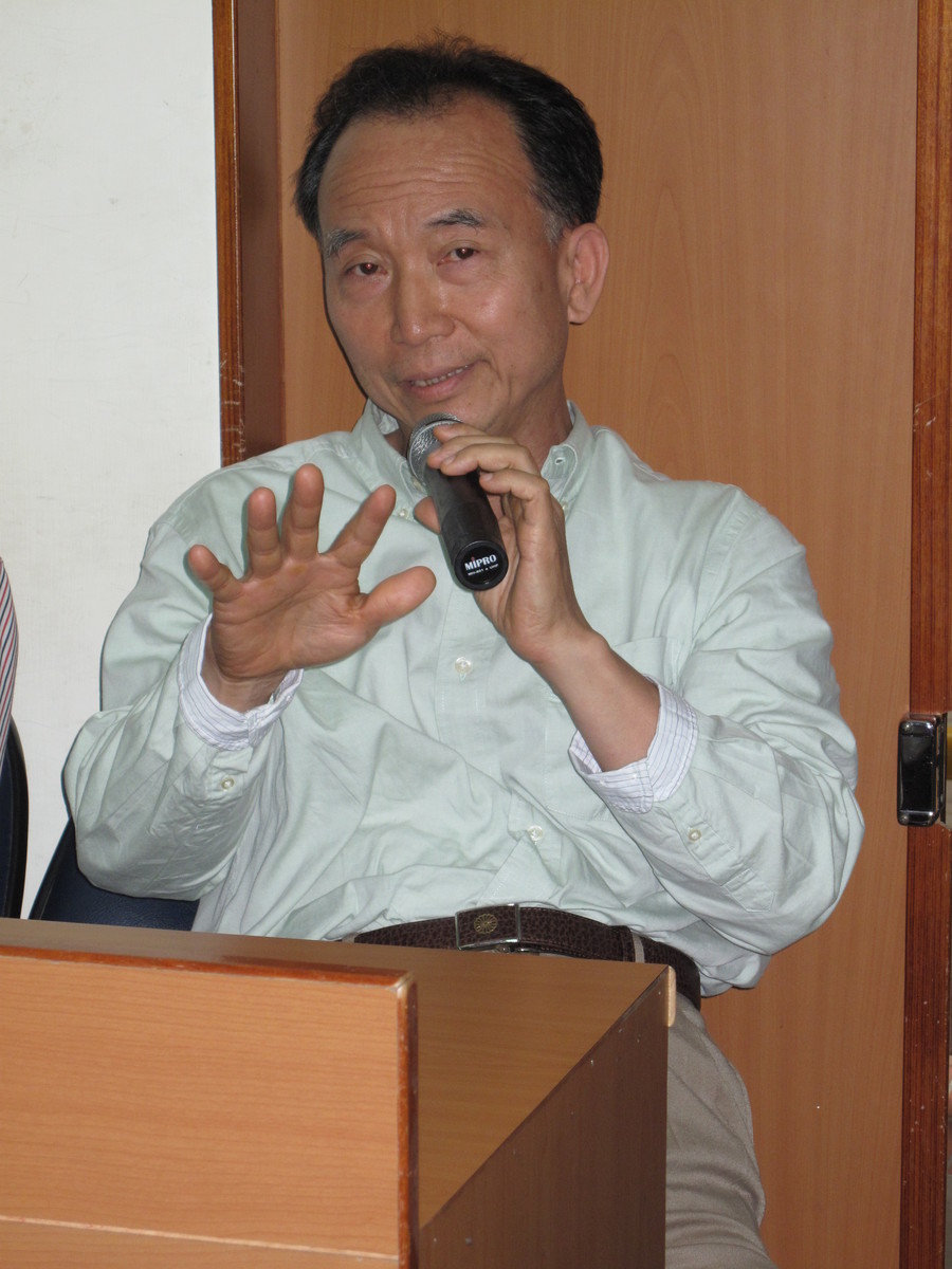 資管系郭峰淵提醒學生會目前支持論壇民意淡薄圖片