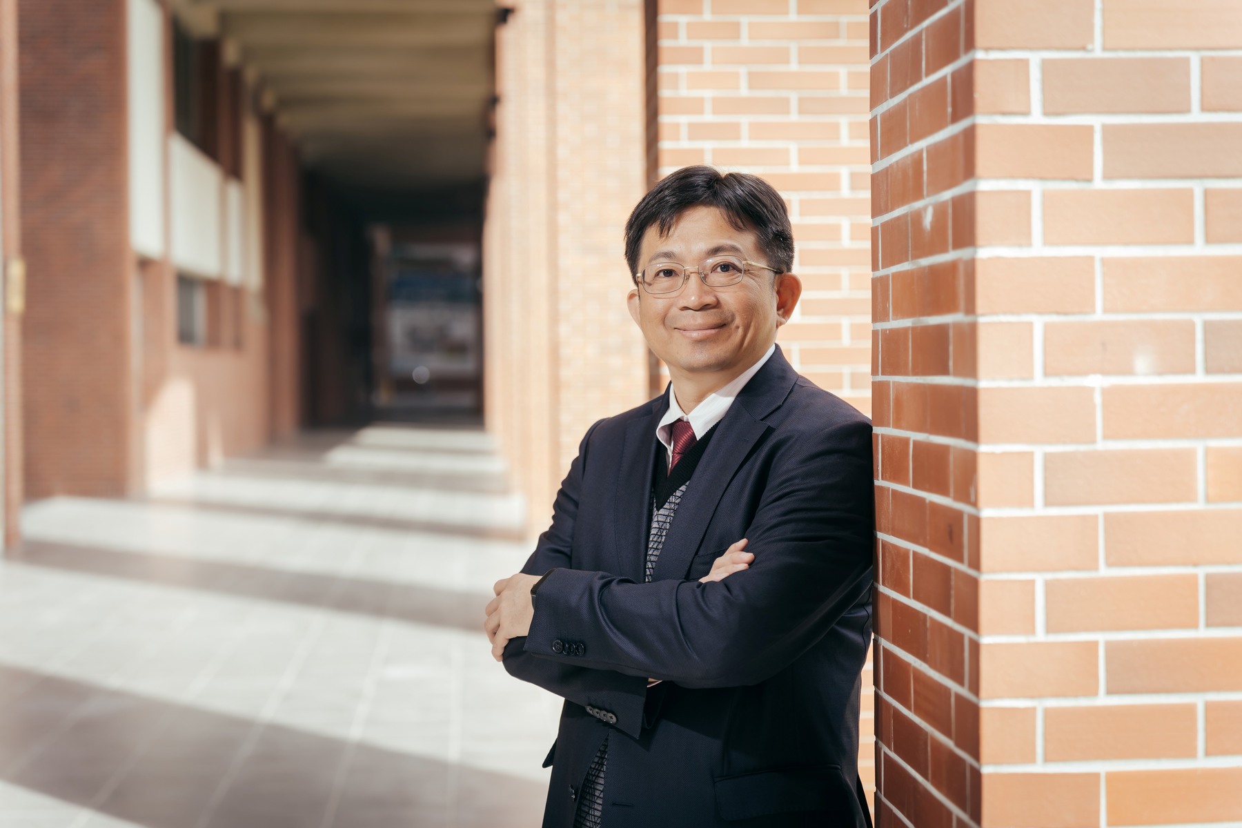 NSYSU President and Distinguished Professor of the Institute of Communications Engineering, Chih-Peng Li, receives the NSTC Outstanding Research Award for the second time.Image