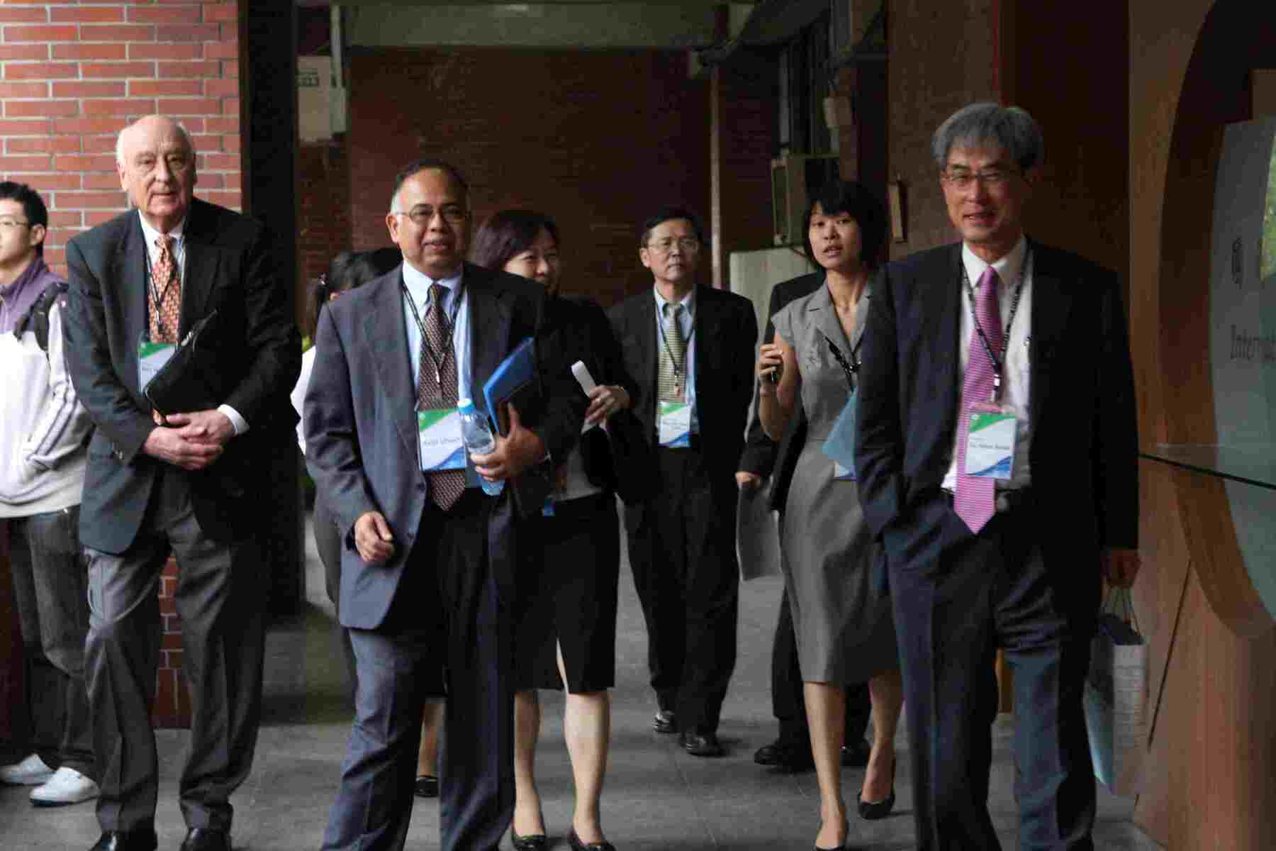 20100111 躋身全球5%商管認證學院中山管院通過AACSB再認證圖片