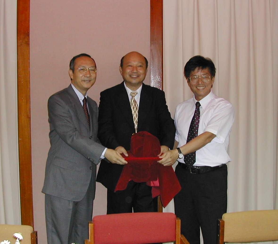張宗仁校長與陳慶鏗副校長，將帶領中山大學團隊師生共同打拼未來，繼續提昇精進。圖片