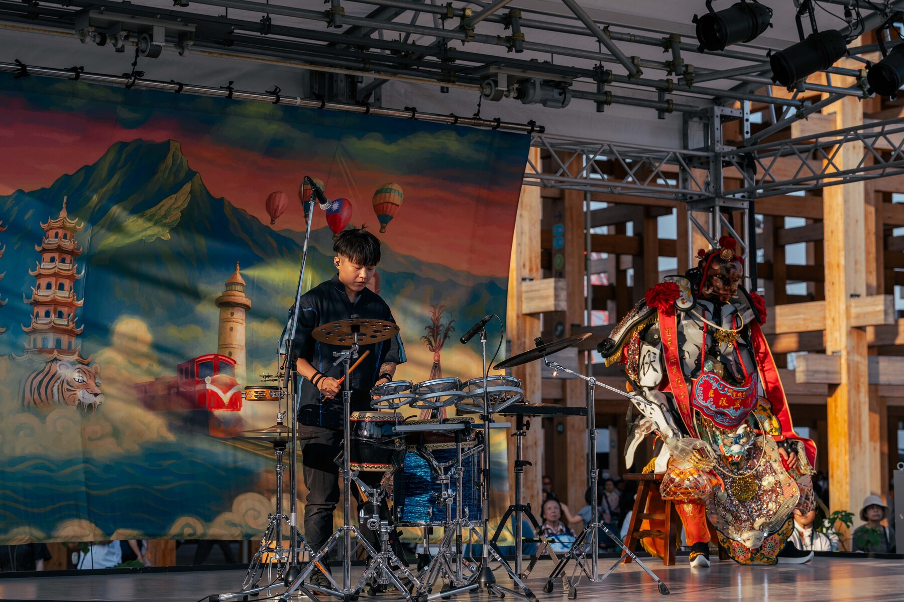 Performance by alumnus Yung-Chih Hsueh (credit: Ministry of Culture; photo by Chien-yu Liu).Image