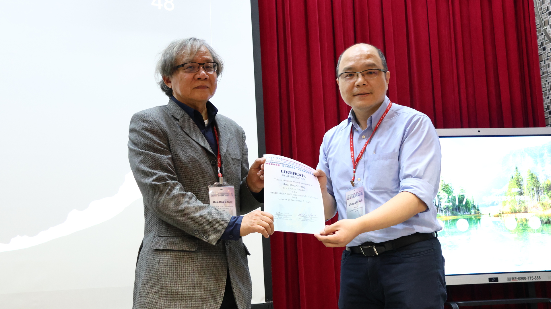 Presentation of a certificate of appreciation to Professor Hua-Hua Chang (left).Image