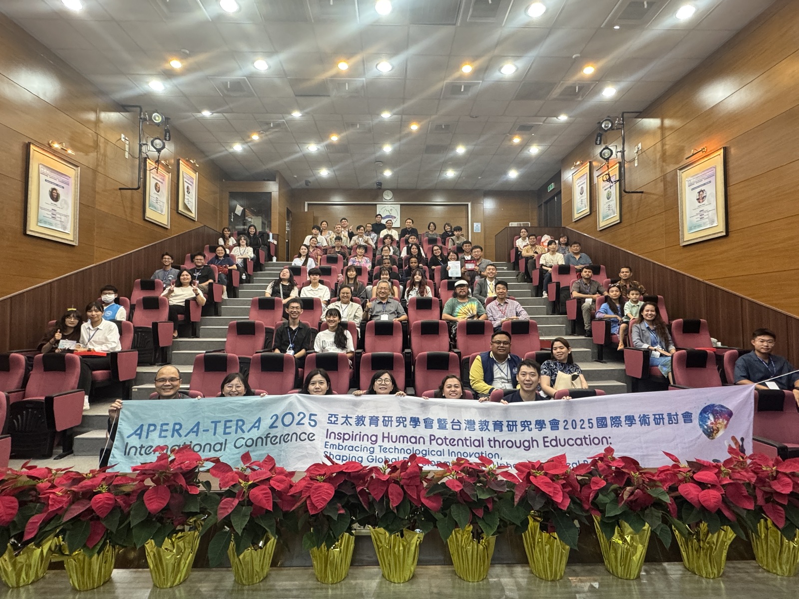 Group photo at the closing ceremony.Image