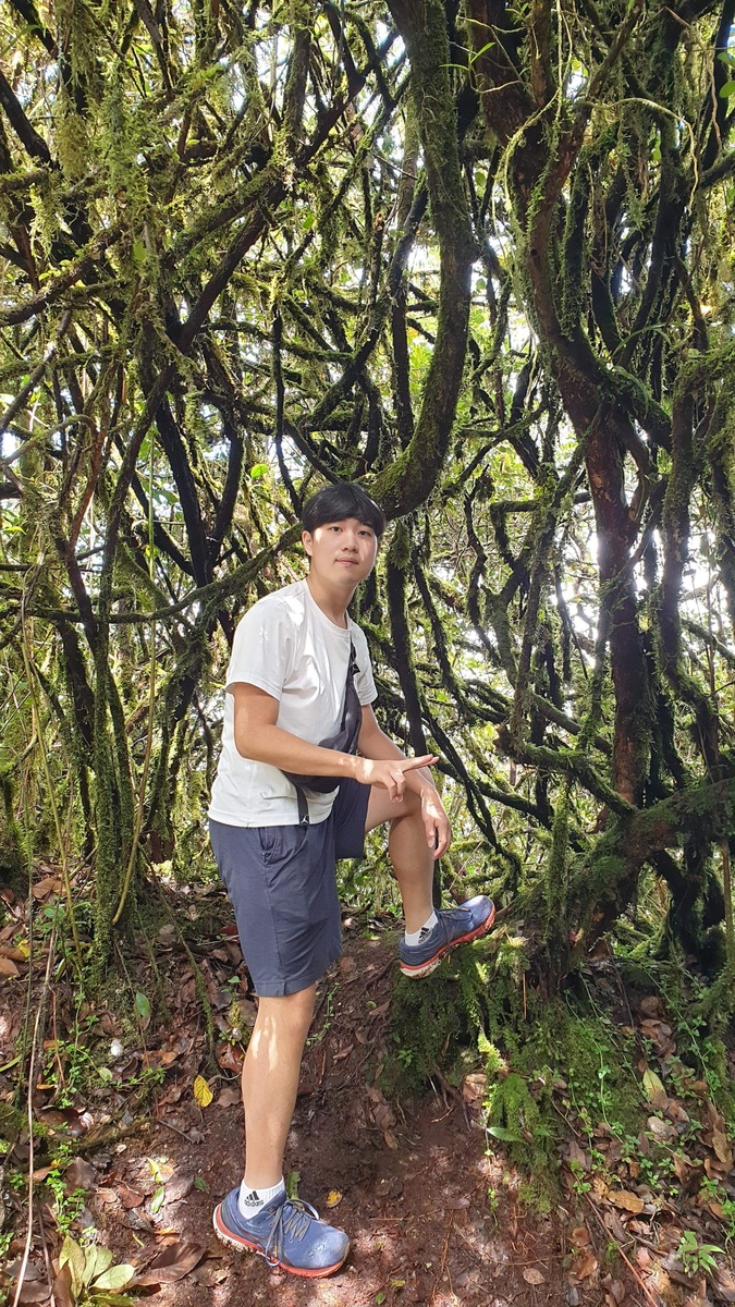 One of the paper's co-authors is Boh-Woon Tay, a student from the Department of Marine Biotechnology and Resources at NSYSU.Image