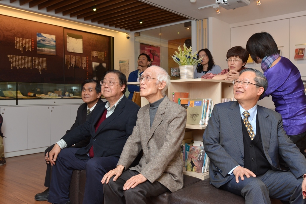 參觀余光中特藏室圖片