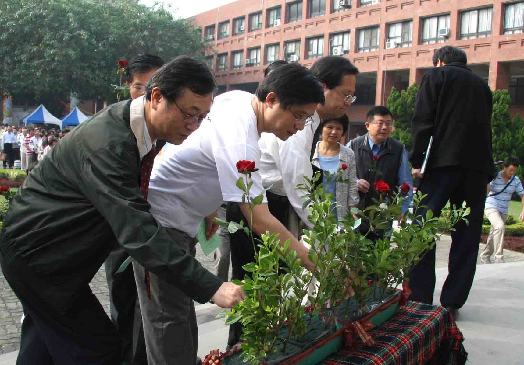 國立中山大學三十週年校慶盛大展開 開幕典禮祝福校運昌隆圖片