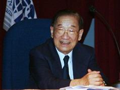 本校首任校長李錫公於昨晚辭世，全校師生同感悼念圖片
