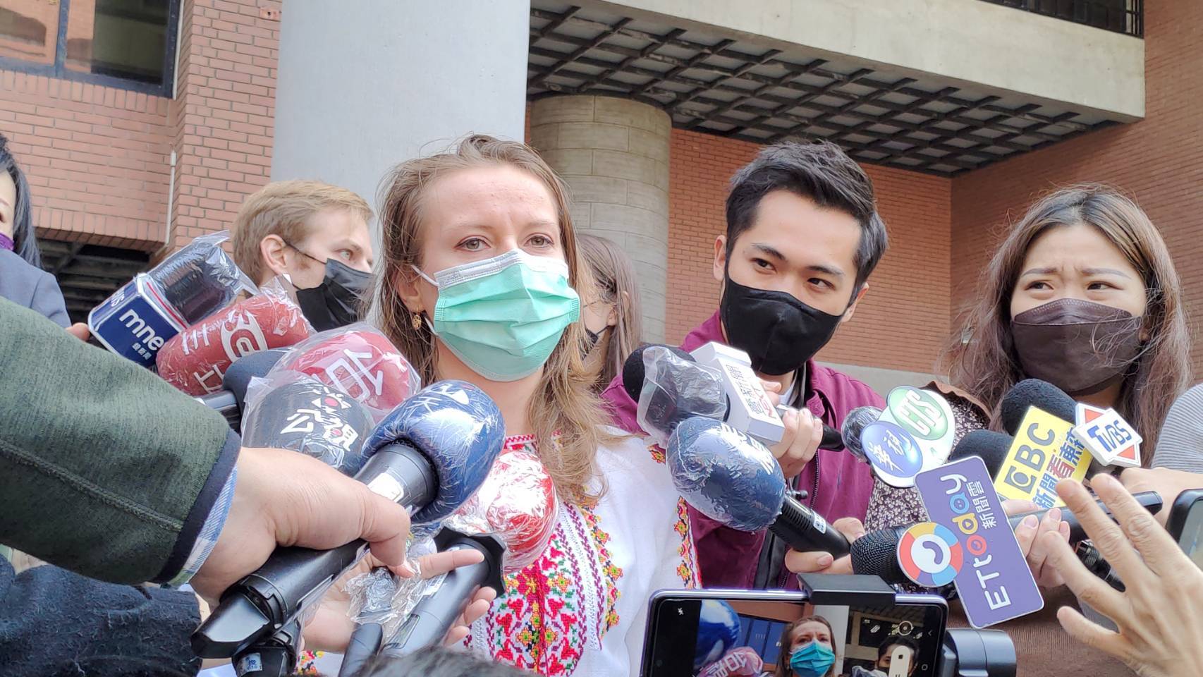 NSYSU supports 3 Ukrainian students on campusImage