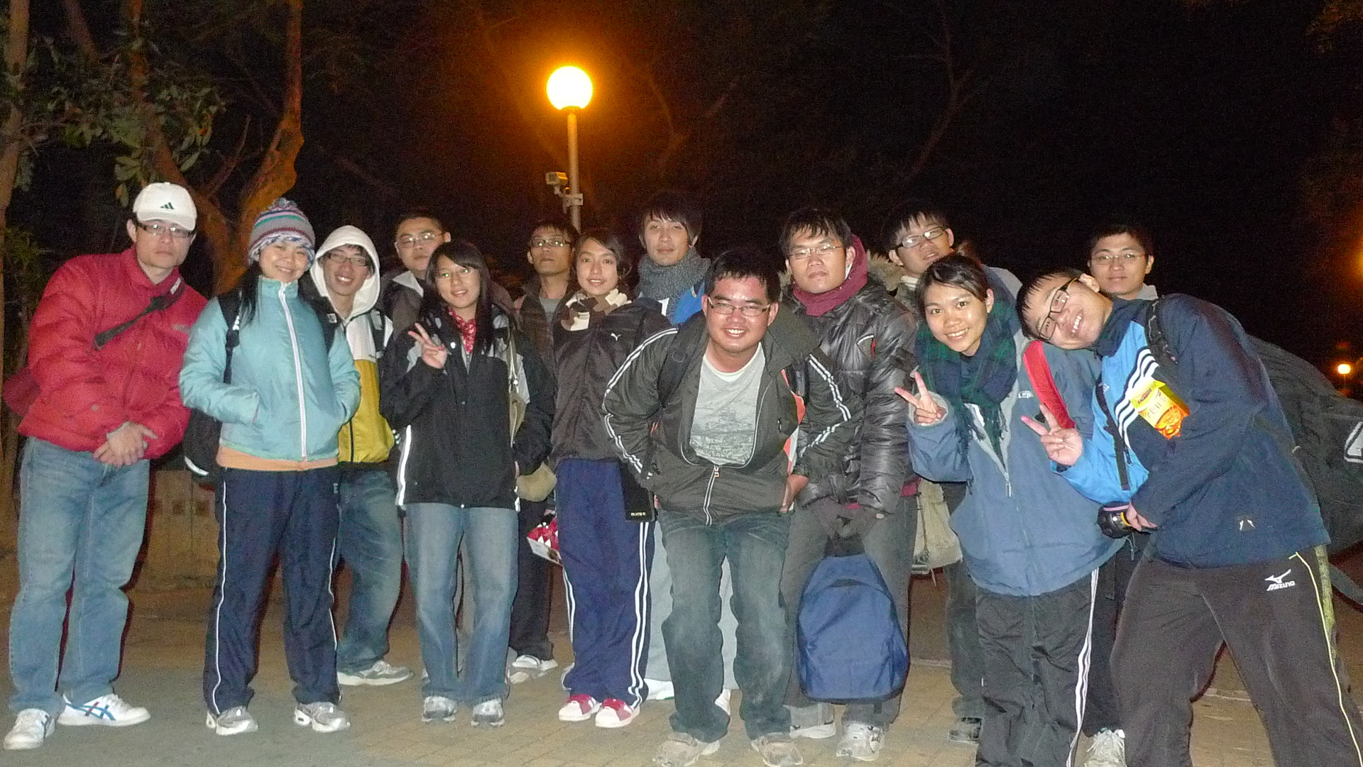 中山中文系壘夜攀少女峰圖片
