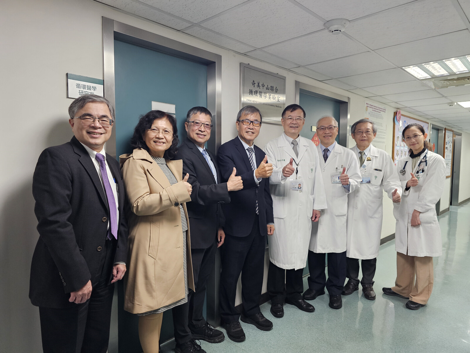 The alliance between National Sun Yat-sen University (NSYSU) and Chi Mei Medical Center (CMMC) has taken another step forward. The two sides officially unveiled the "Joint Core Lab on Precision Medicine," "Joint Lab on Circulatory Medicine," and "Joint Education Office" at CMMC.