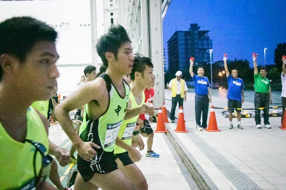 預備~跑!(陸生喬靜宜 提供)圖片