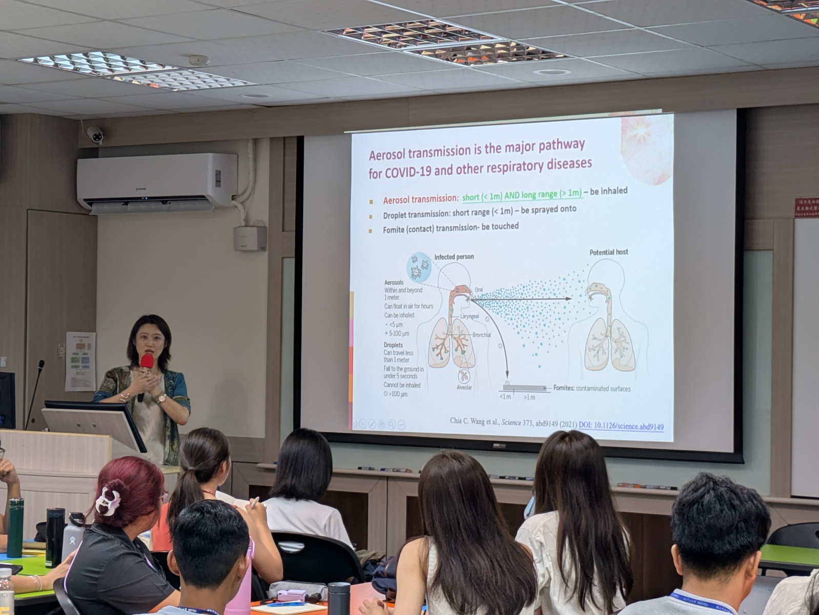 Dr. Chia-Chen Wang, Director of NSYSU's Aerosol Science Research Center, shares insights on how suspended particles in the air affect human health.Image