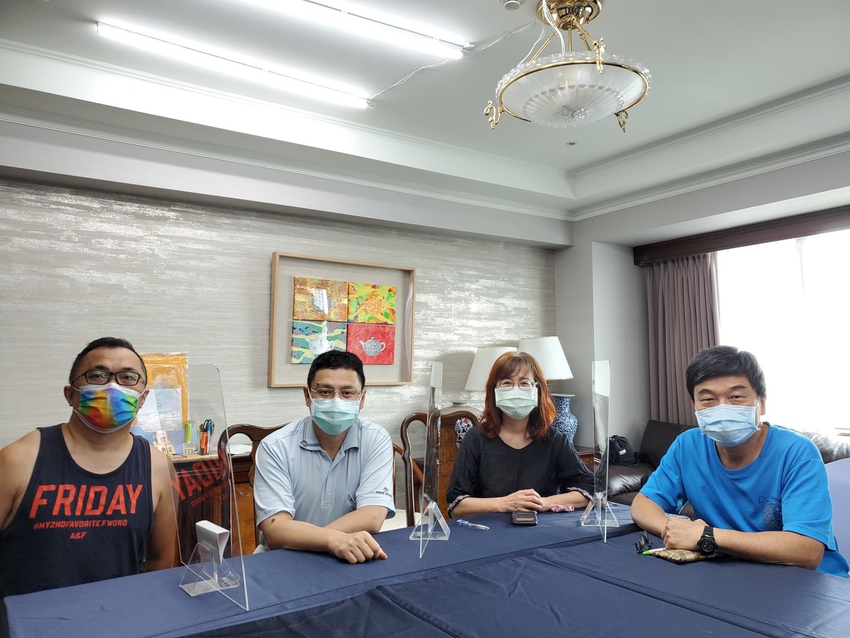 Faculty members of the Taiwan representation. From the left is Shen-Horn Yen, Yu-Chung Chiang, Jiin-Tsuey Cheng, and Kuei-Shu Tung.