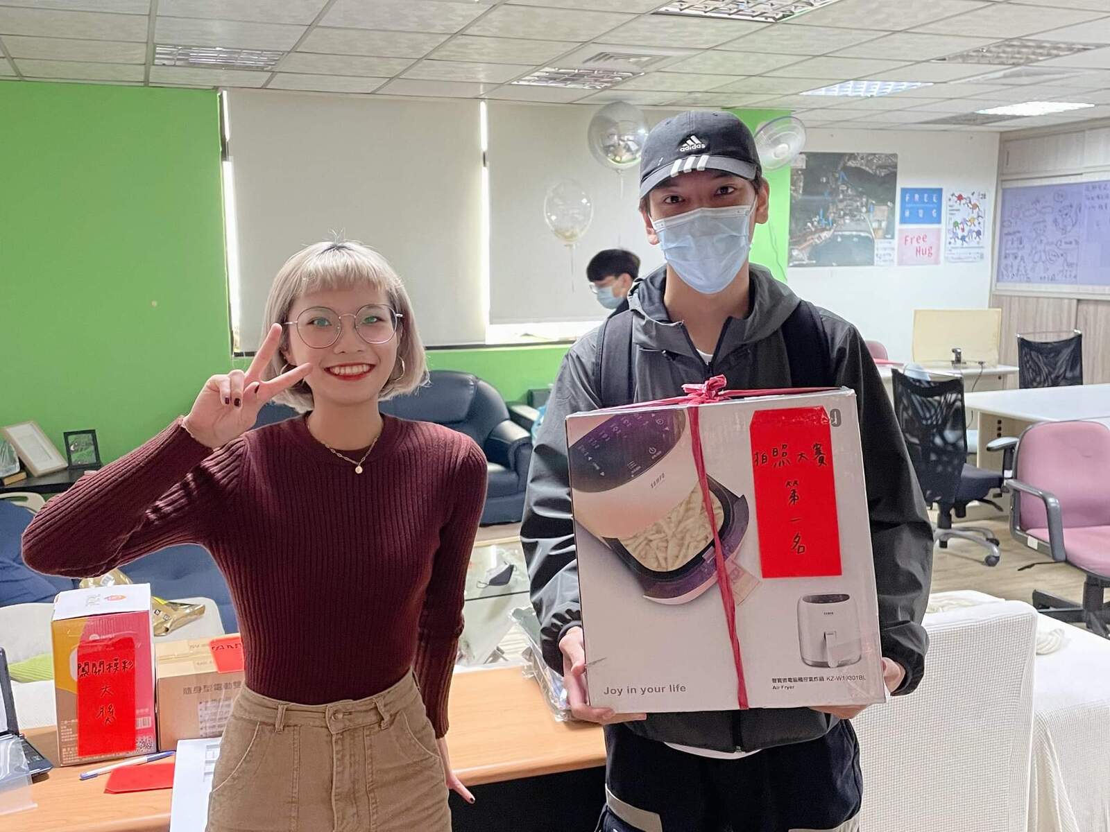 Winner of the first prize – Yu-Hsiang Lu (on the right)Image