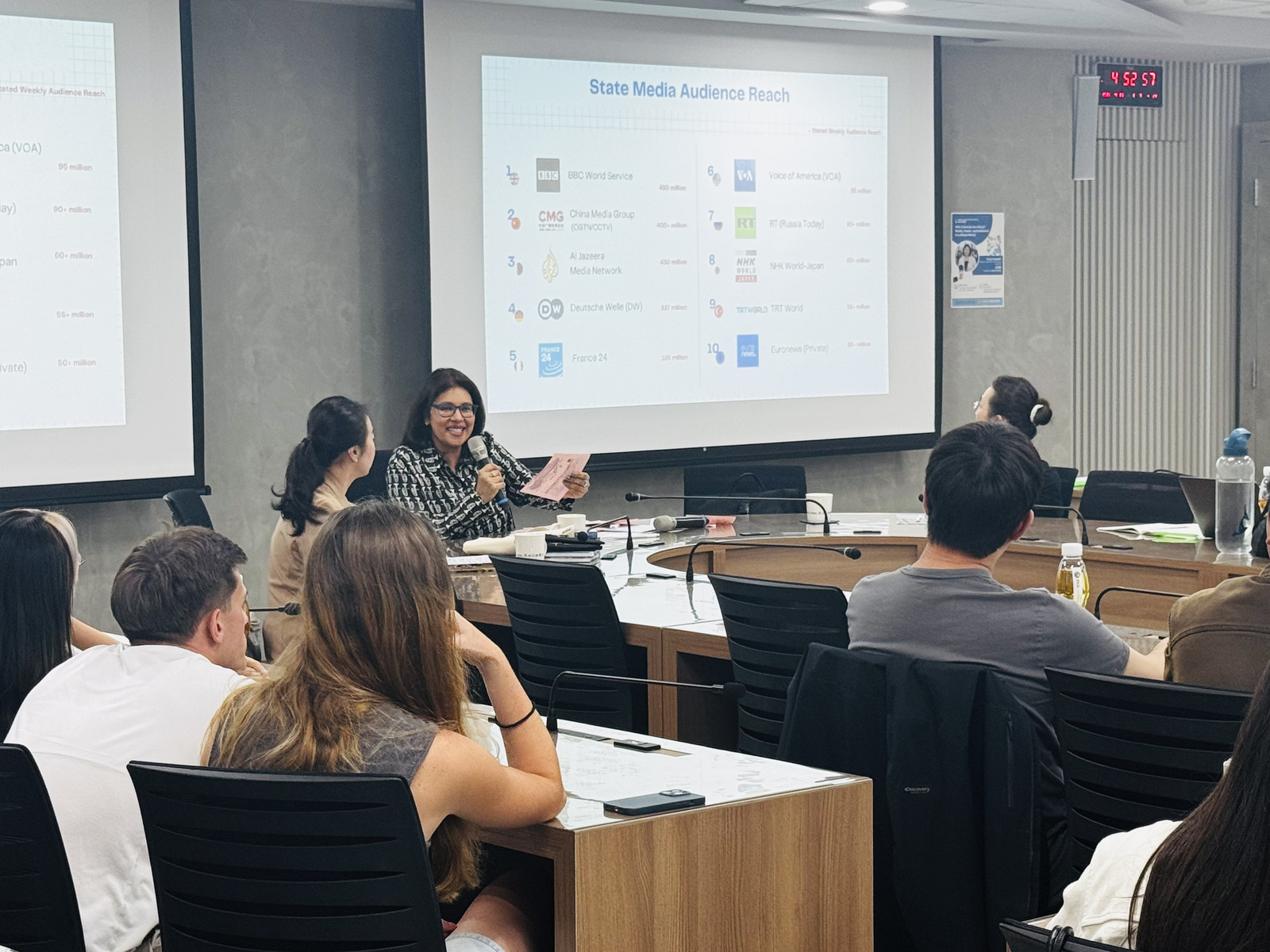 The talk was jointly organized by the Office of International Affairs and the School of Banking and Finance.Image