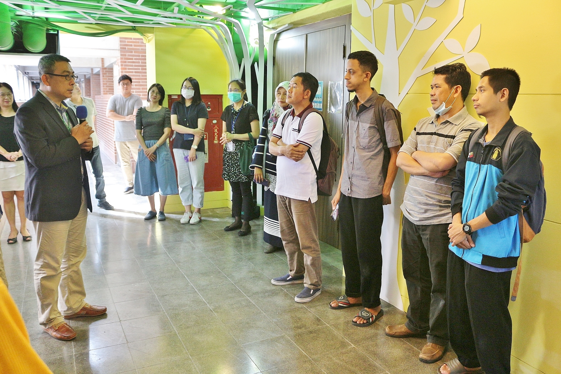 Vice President for International Affairs Chih-Wen Kuo giving a speechImage